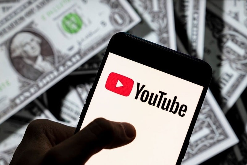 تصویر کسب درآمد از یوتیوب در سال 2025
